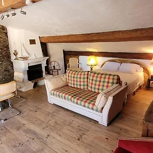 Résidence Hôtelière La Sarrazine Maison d'hôtes